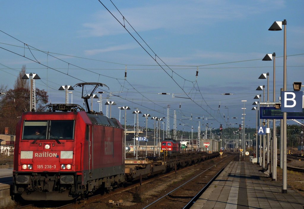 Die 185 238 am 21.11.2011 in Neustrelitz
