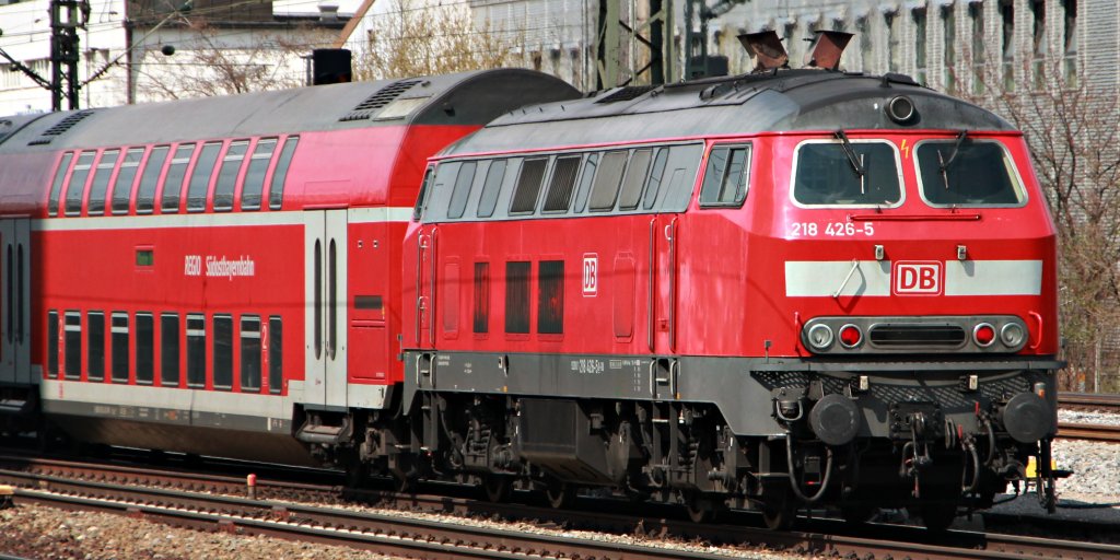 Die 218 426 in M�nchen Heimeranplatz am 3.4.2012!