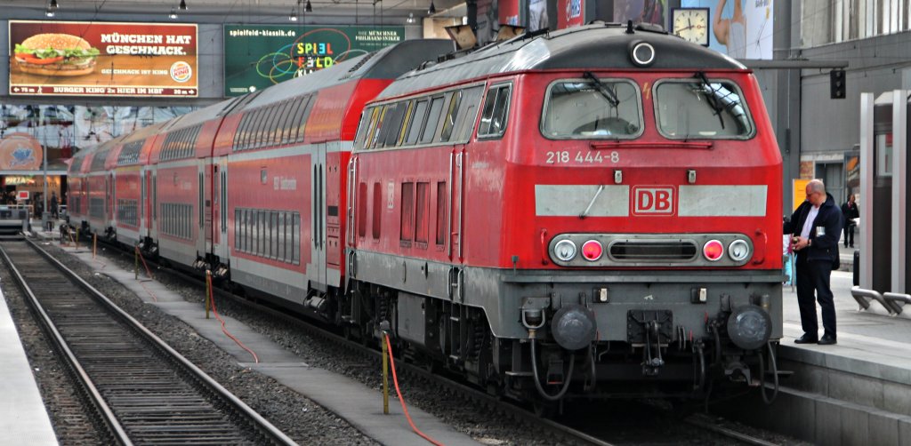 Die 218 444 in M�nchen am 3.4.2012!