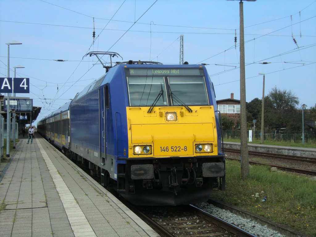 Die OLA 146 522 mit dem Interconnex in Warnem�nde am 24.9.2011