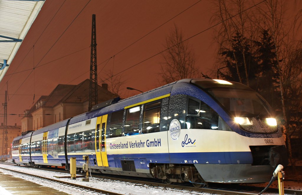 OLA VT 0002 in Neubradnenburg am 12.12.2012 beim warten auf die OLA nach B�tzow. Sie setze dann sp�ter davor um nach G�strow �berf�hrt zu werden.