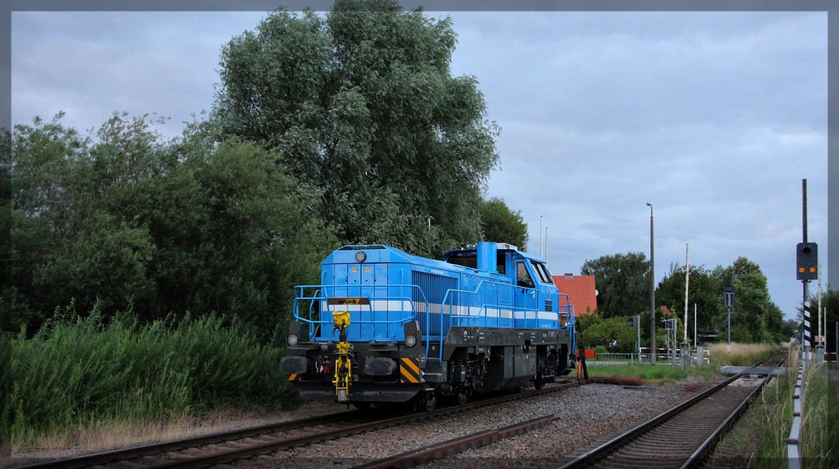 120 001 von Spitzke in Möllenhagen nahe des Betonwerkes abgestellt am 09.07.2015