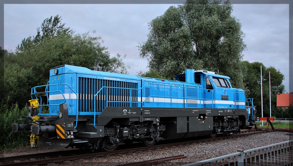 120 001 von Spitzke in Möllenhagen nahe des Betonwerkes abgestellt am 09.07.2015