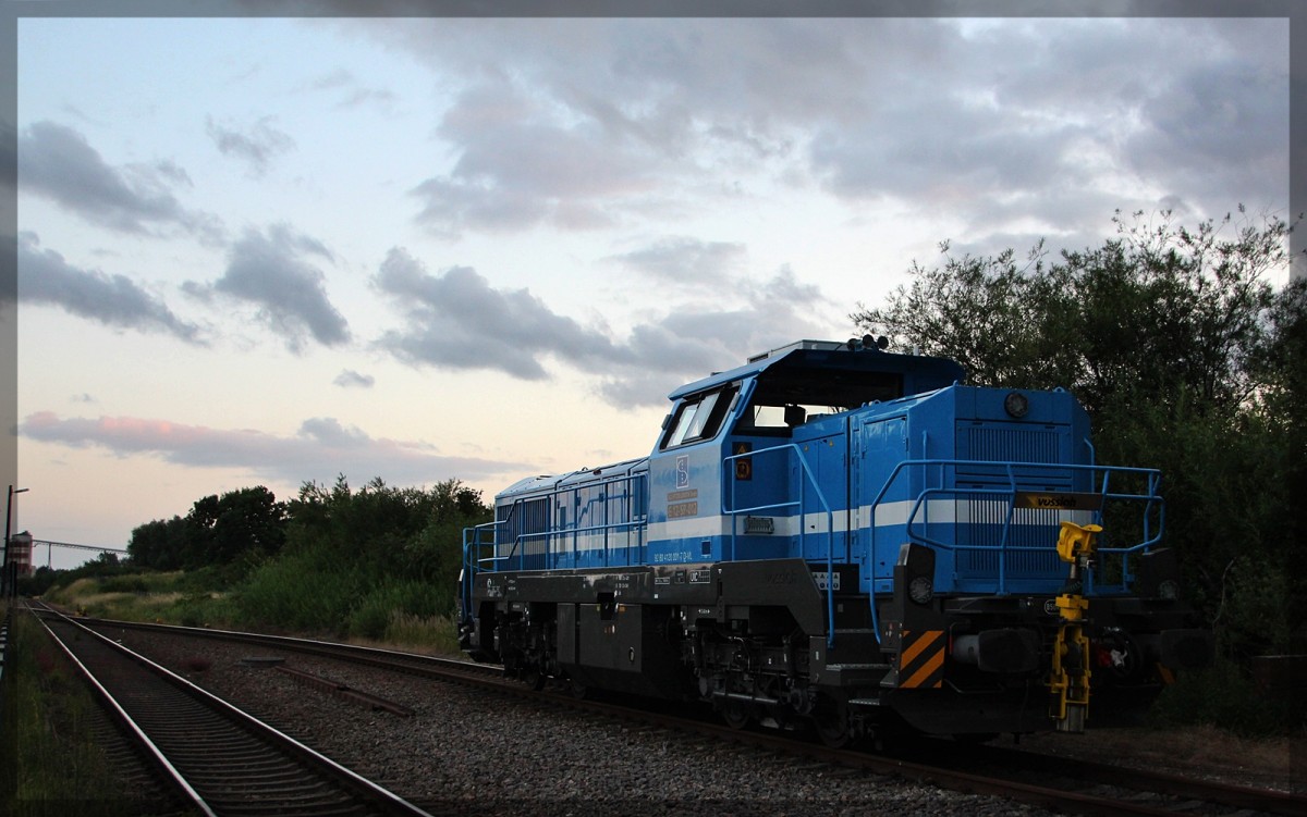 120 001 von Spitzke in Möllenhagen nahe des Betonwerkes abgestellt am 09.07.2015