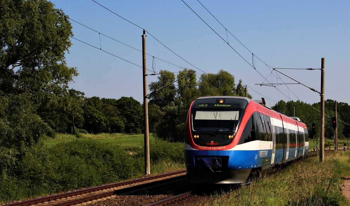 643 362 als RE nach Wismar (ODEG-Ersatzverkehr) in Dorf Mecklenburg am 8.6.2013