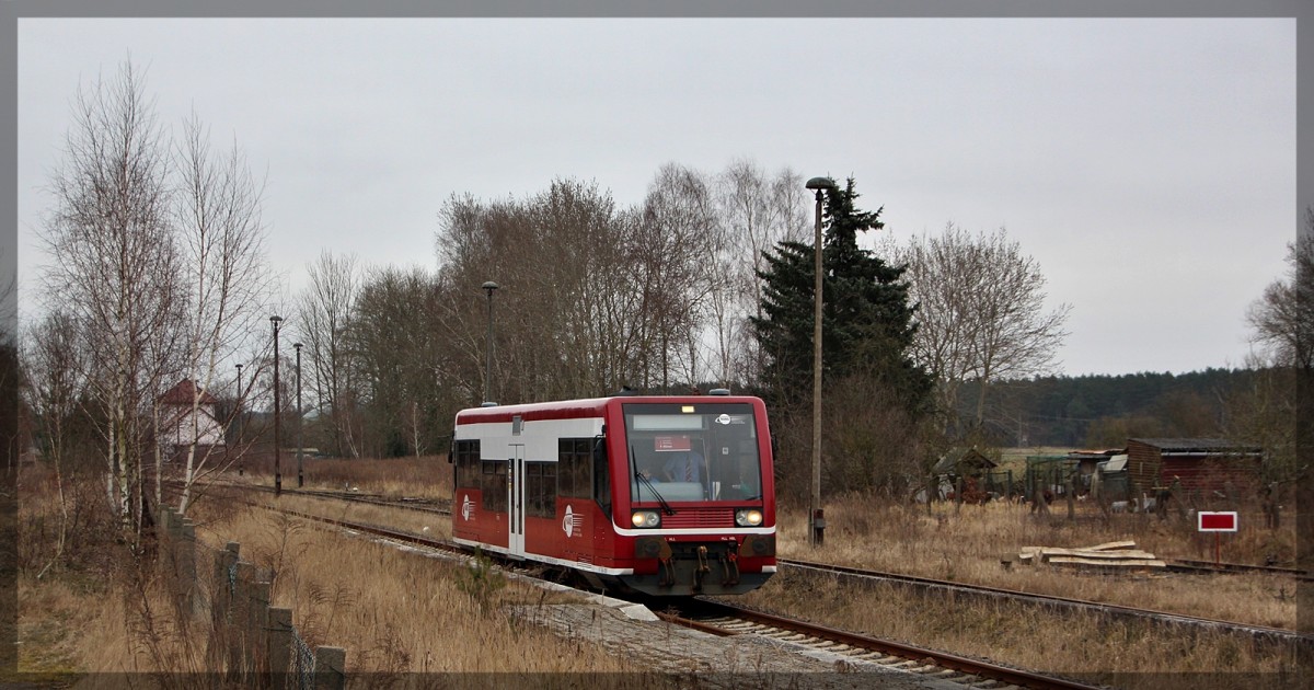 EGP/HANS VT 504 006 (504 002) bei der Einfahrt in den Bahnhof Mirow am 18.03.2016