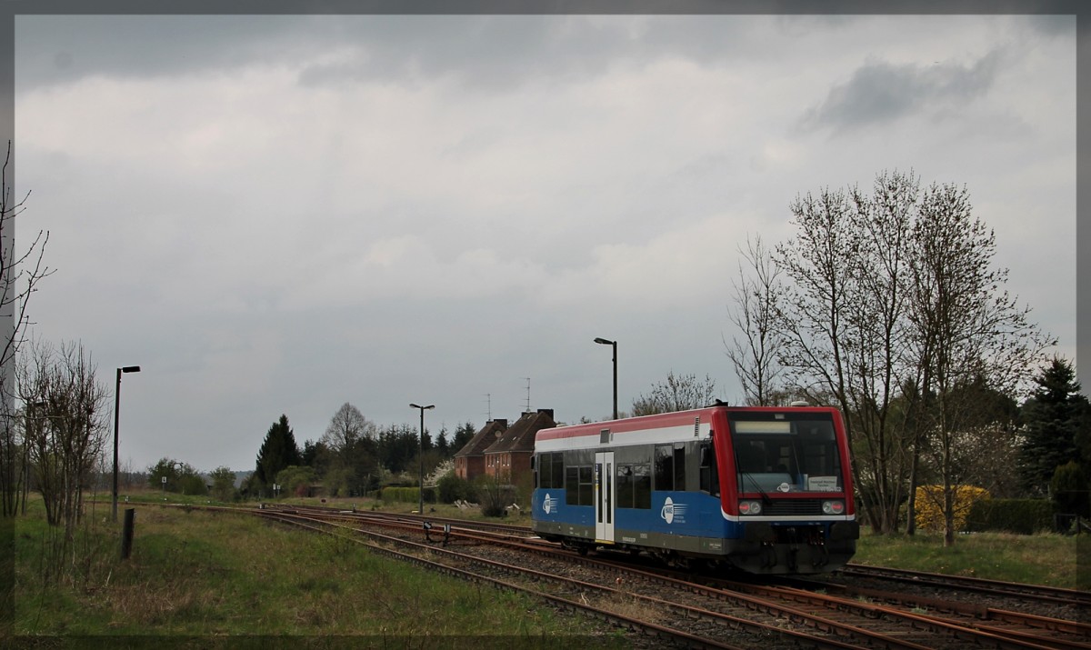 HANS/EGP bei der Ausfahrt in Karow(Meckl.) in Richtung Parchim am 26.04.2015