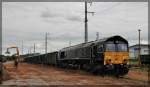 Die 266 119 von FPL am 15.06.2015 in Neubrandenburg bei der Entladung ihres Zuges.