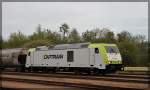 285 111 kurz vor der Ausfahrt aus der Industrie- und Anschlussbahn Neubrandenburg am 27.04.2015