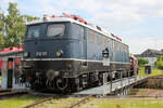 E10 121 auf der Drehscheibe des DB Museum Koblenz (20. Mai 2023)