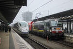 406 001 und X4E 861 am nebligen Frankfurter Hauptbahnhof (28.12.2024)